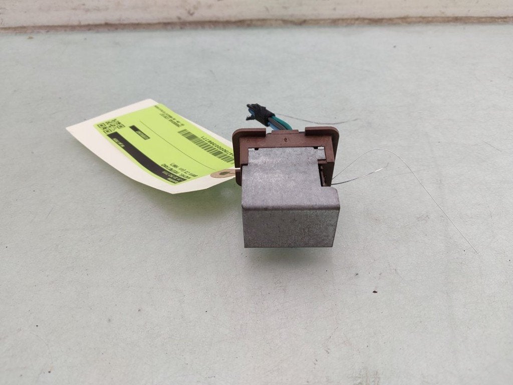 KACHELWEERSTAND BMW Z3 Roadster (E36 / 7) (|64111375754|), Gebruikt, BMW, Petuelring 130
80809  München, DE, Bayerische Motoren Werke AG