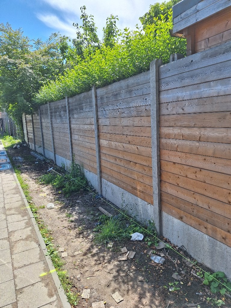 Tuinafsluiting hout en beton, Jardin & Terrasse, Palissades, Enlèvement, Utilisé, 1 à 2 mètres, Moins de 3 mètres