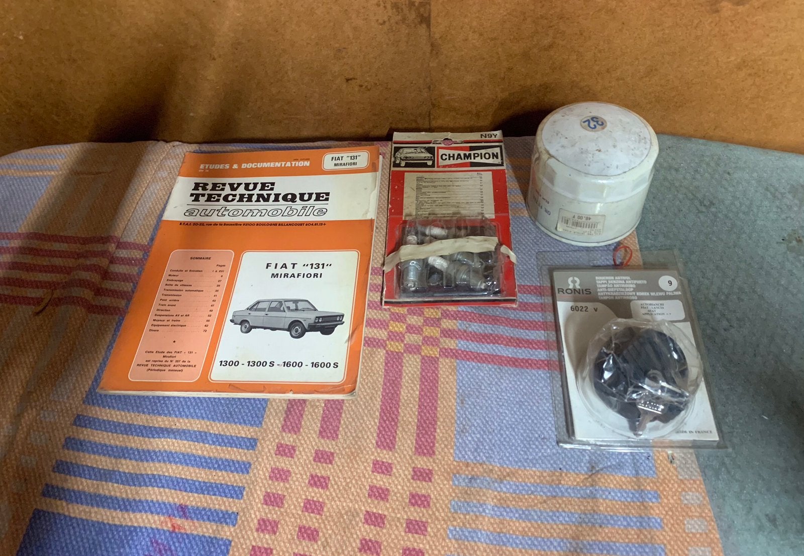 Revue et psc Fiat 131, Enlèvement ou Envoi, Fiat