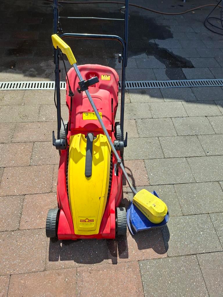 Elektrisch grasmachine met kantensnijder ., Tuin en Terras, Grasmaaiers, Ophalen