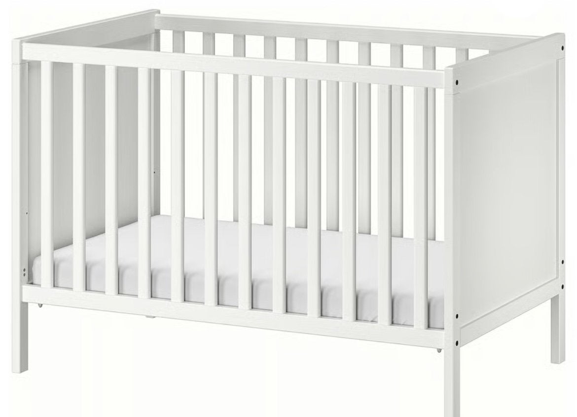 Ledikant wit hout (Ikea), Kinderen en Baby's, Babywiegjes en Ledikanten, Ophalen, Zo goed als nieuw, Ledikant