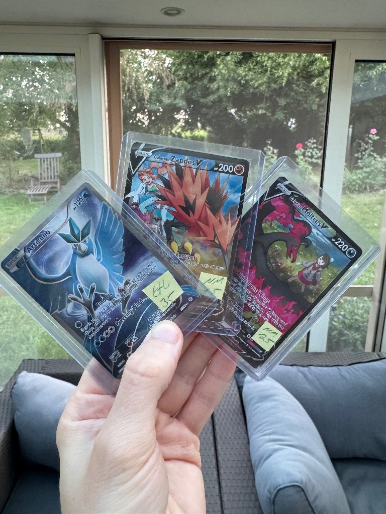Birds: articuno, galarian zapdos v/moltres v, Enlèvement ou Envoi, Comme neuf, Plusieurs cartes, Foil