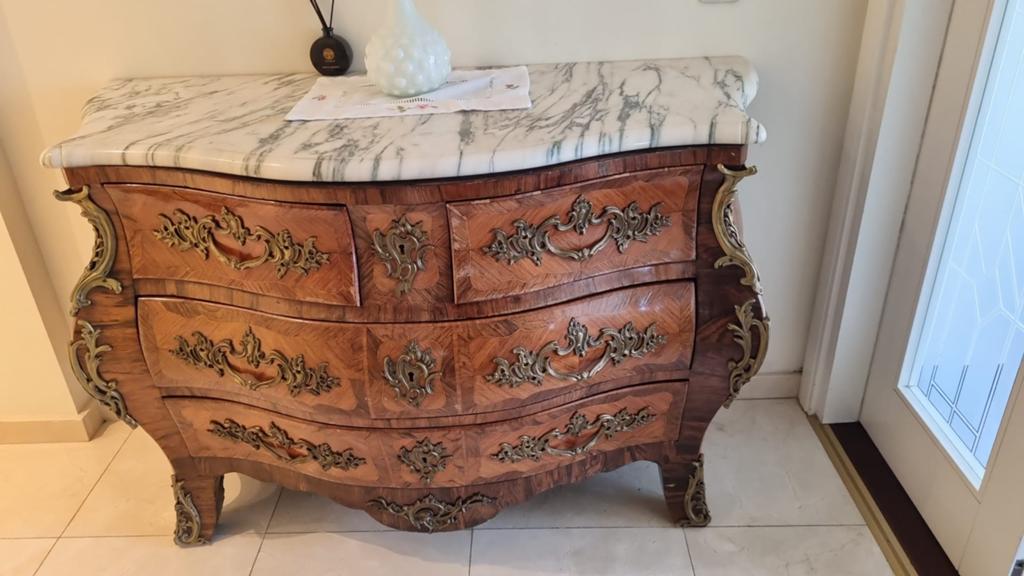 Commode Louis XV, XIXe siècle, Enlèvement