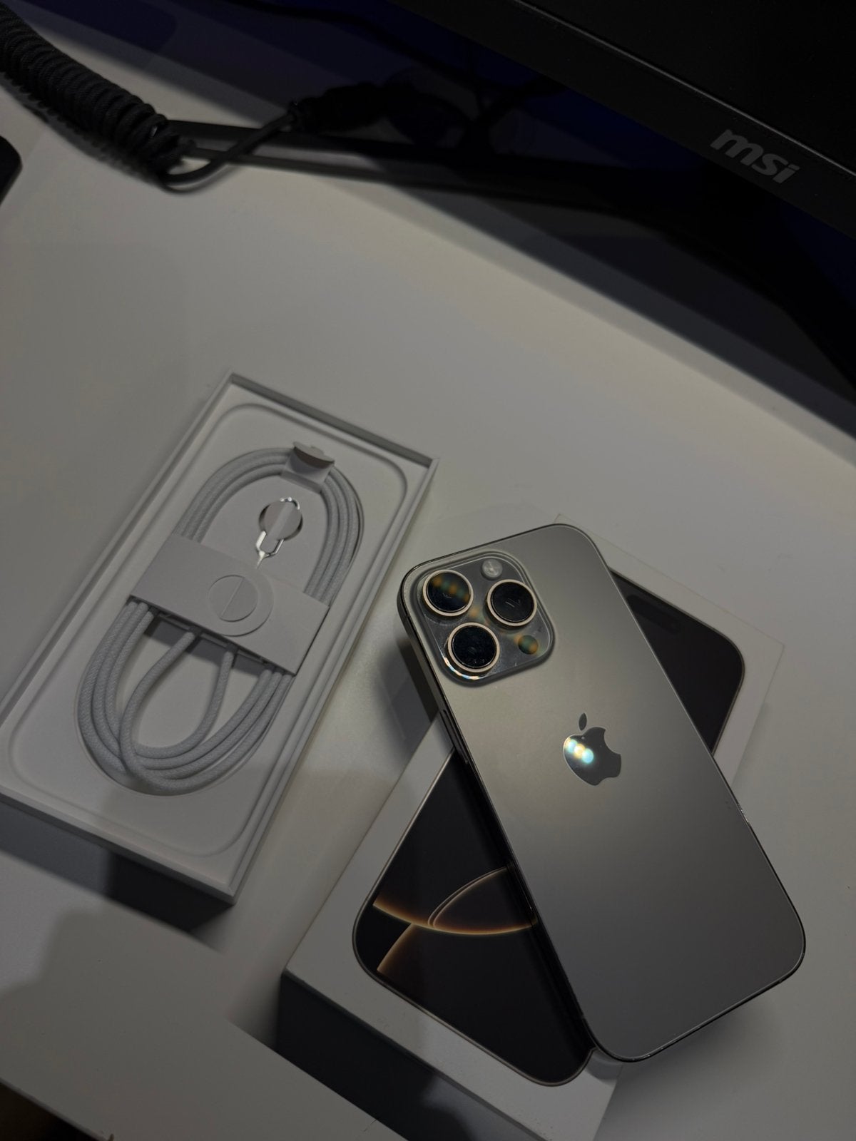 IPhone 16 PRO (Natural Titanium), Télécoms, Téléphonie mobile | Apple iPhone, IPhone 16 Pro, 94 %, Comme neuf, Enlèvement