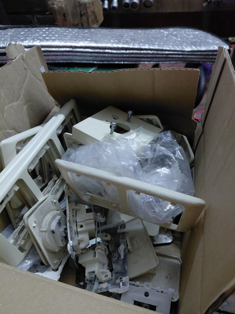 Niko Pr20 schakelaars- stekkers, Enlèvement