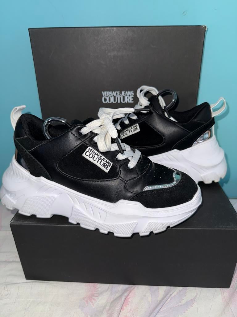 Versace, Kleding | Dames, Schoenen, Zwart, Ophalen of Verzenden, Zo goed als nieuw, Sneakers