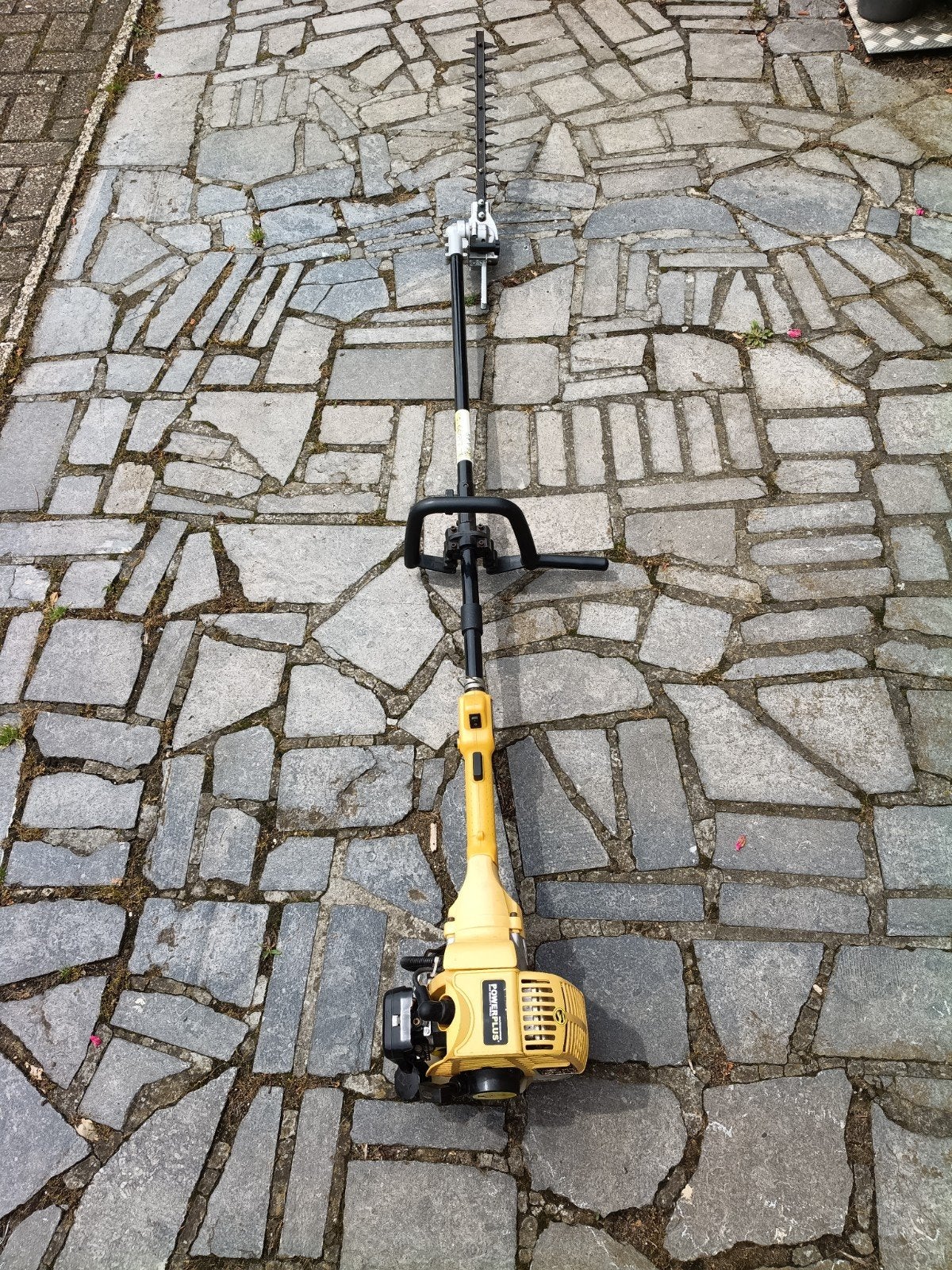 Heggenschaar op steel, Ophalen, Benzine