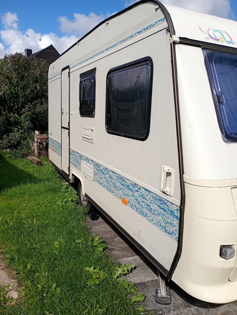 Trekcaravan, Caravans en Kamperen, Particulier, Adria, Luifel, 2 aparte bedden