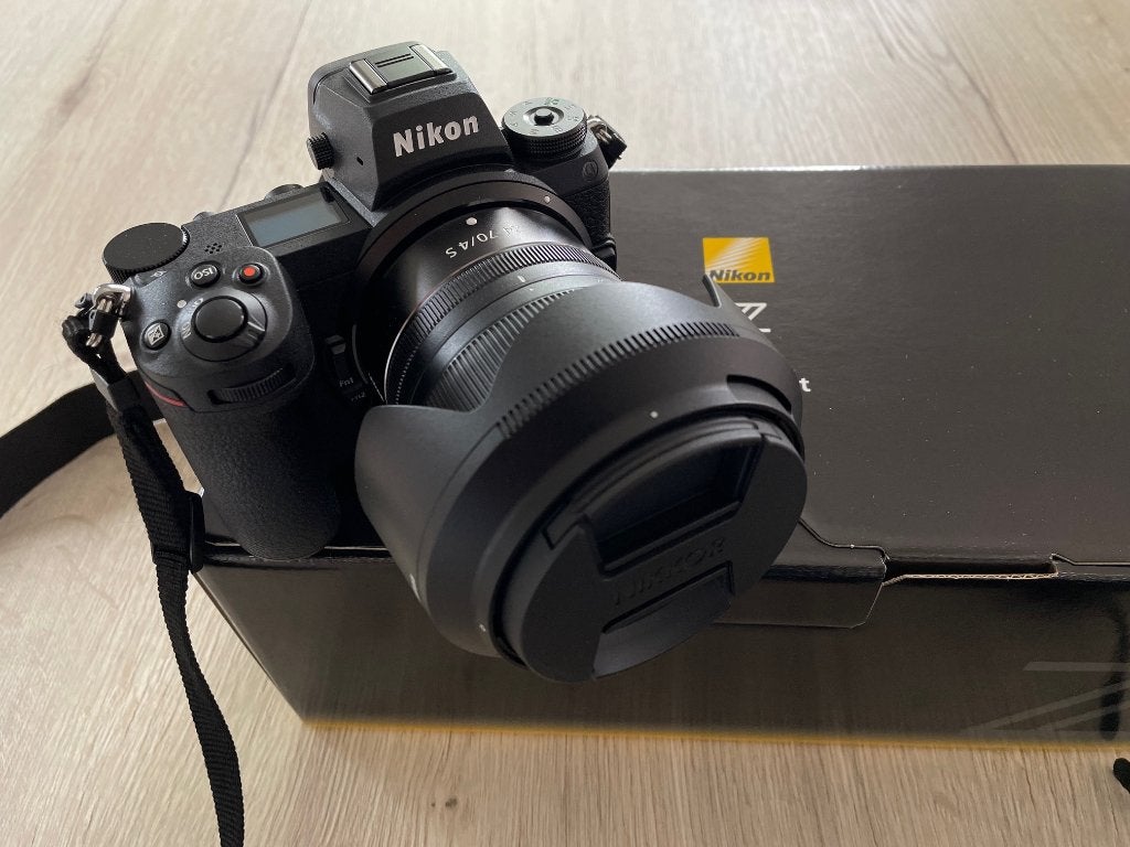 Nikon Z6 II met 24-70 F4 in absolute nieuwstaat, TV, Hi-fi & Vidéo, Appareils photo numériques, Pare-soleil, Stabilisation d'image