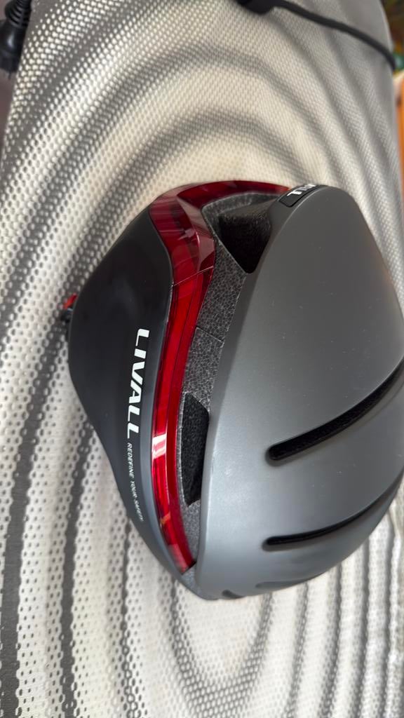 Livall evo21 smart helm, Enlèvement, Comme neuf, M