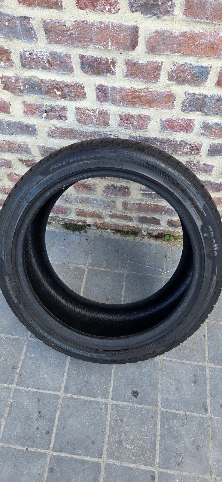 pneus a vendre, Auto-onderdelen, Ophalen, 18 inch, 245 mm, Nieuw