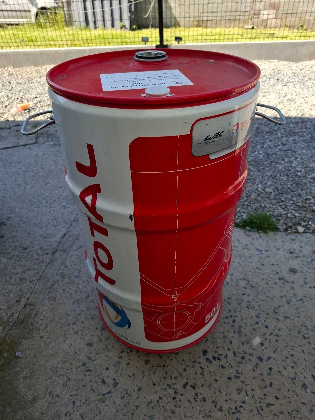 tonneau sur roulettes, Enlèvement