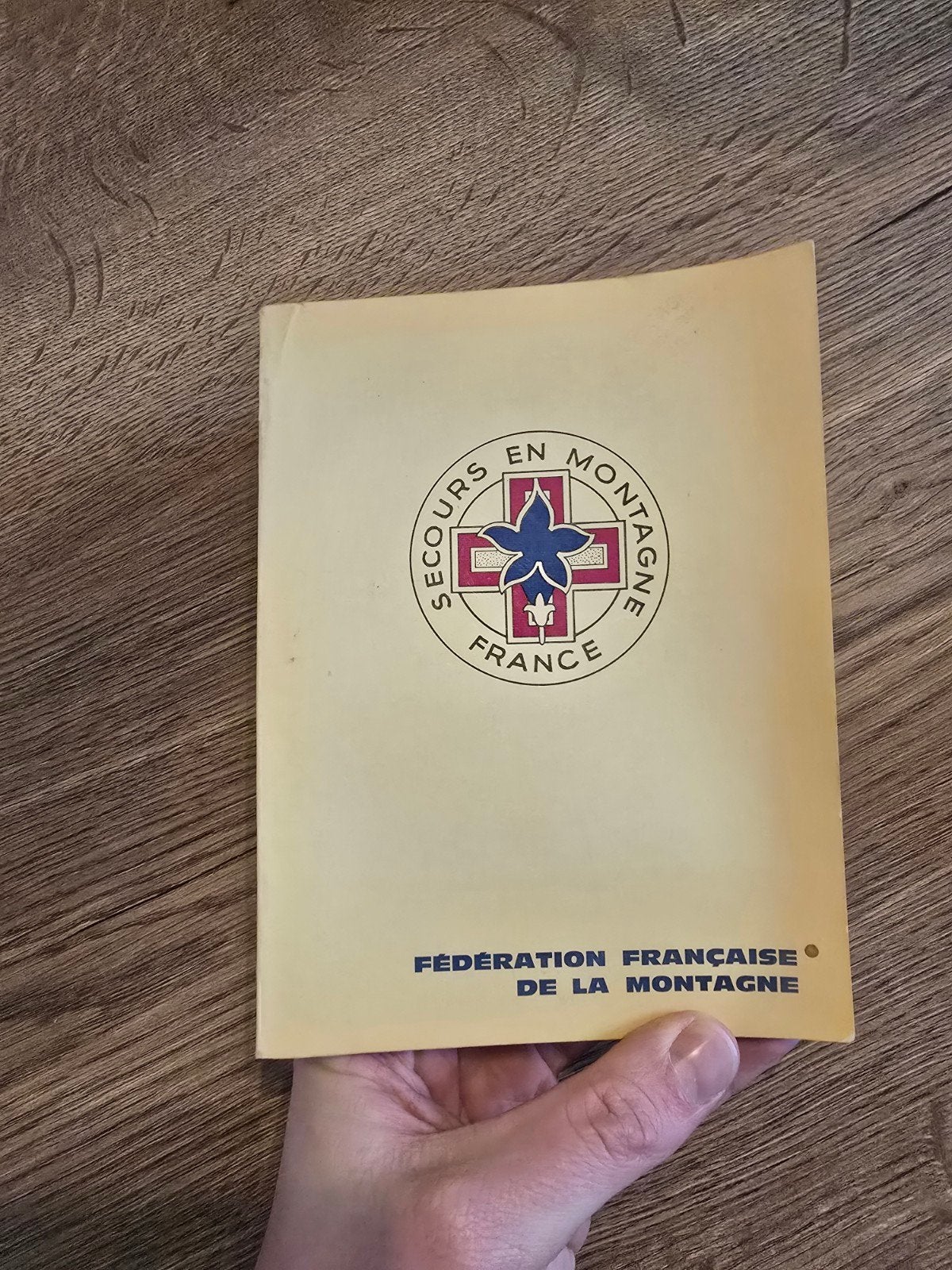 Handleiding voor eerste hulp bij bergredding van de Franse f, Boeken, Natuur, Ophalen of Verzenden