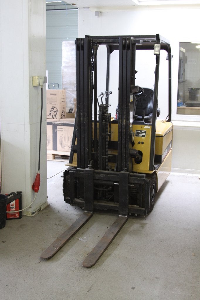 Chariot Elevateur Truck Catepillar 2450 Kg, Enlèvement ou Envoi