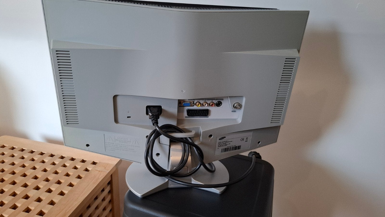 Samsung TV 15 inc ideaal voor caravan , slaapk, bureau,, Ophalen
