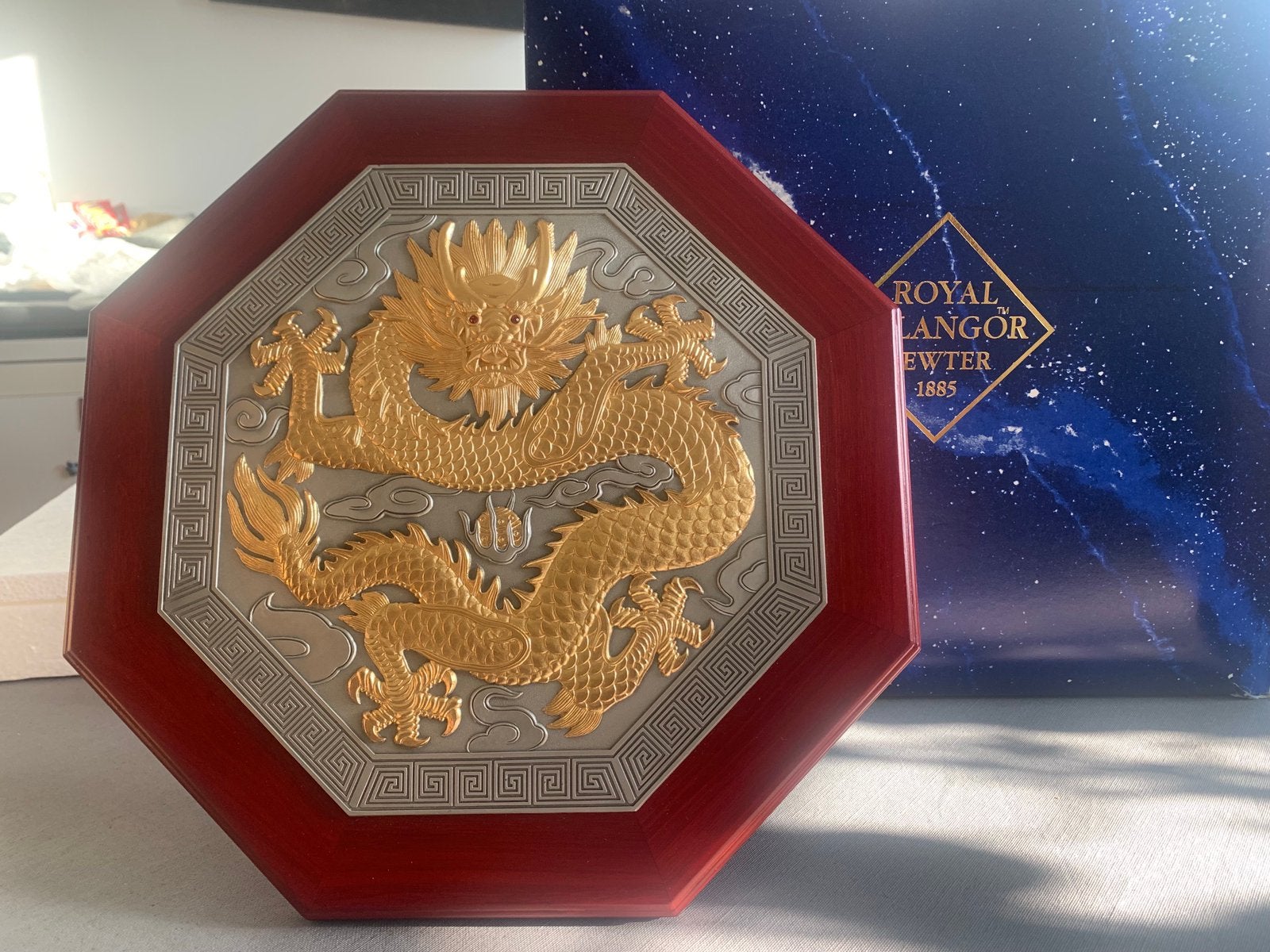 plaque en forme dragon collection orientale Royal Selangor, Antiquités & Art, Antiquités | Étain, Enlèvement