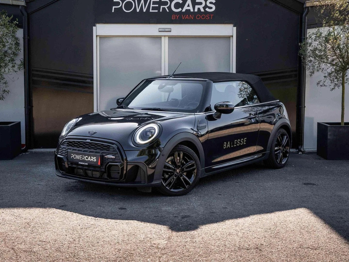 MINI Cabrio Cooper John Cooper Works | Automaat | Full Black, Auto's, 4 zetels, Gebruikt, 1715 kg, Cabriolet