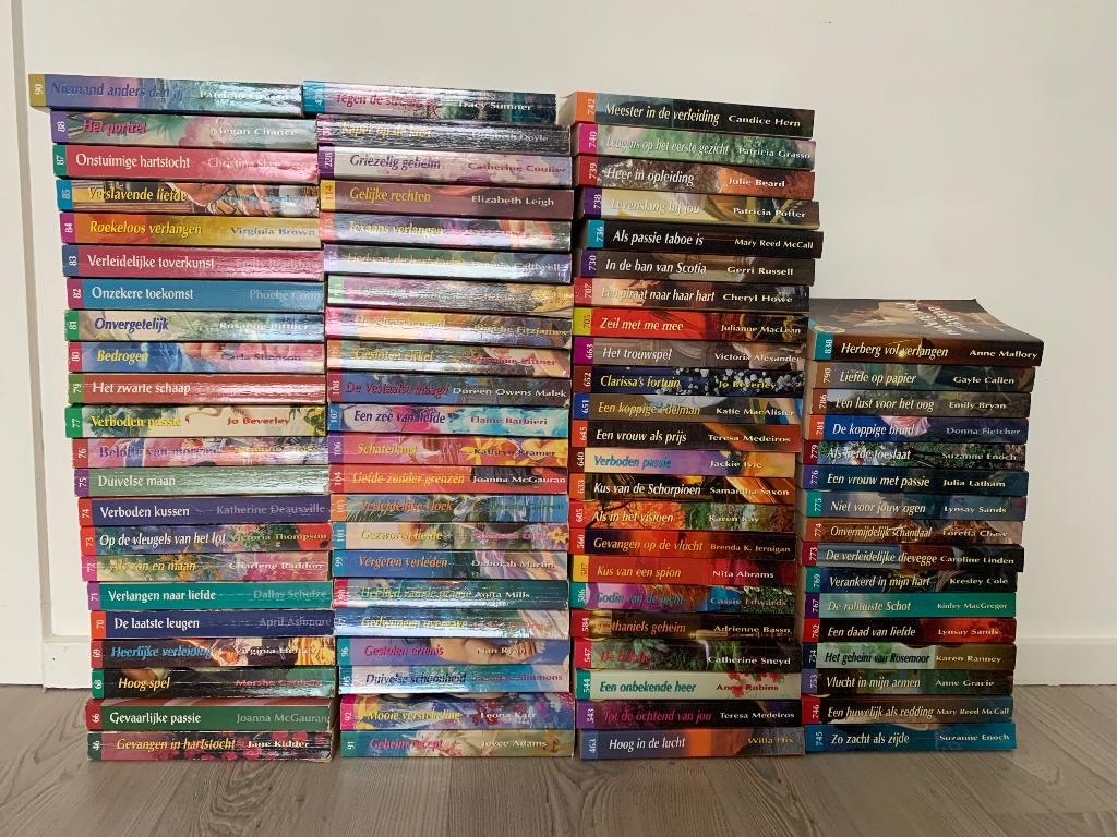 83 romans Candlelight, in perfecte staat, Boeken, Romans, Gelezen, Ophalen of Verzenden