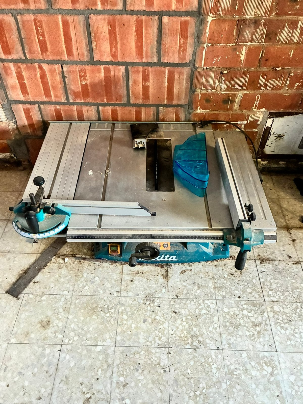 Makita tafelzaag mlt100n, Doe-het-zelf en Bouw, Ophalen, 70 mm of meer, Overige typen, Zo goed als nieuw