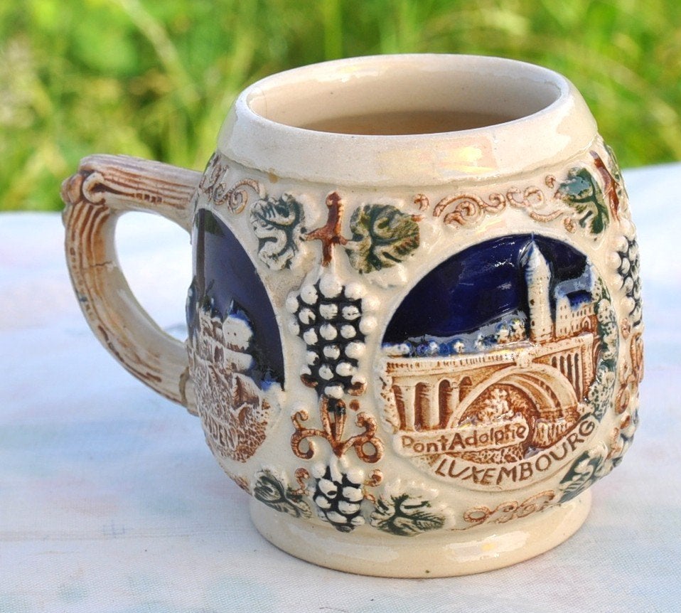 chope en faience decor 4 villes du Luxembourg, Antiquités & Art, Enlèvement ou Envoi