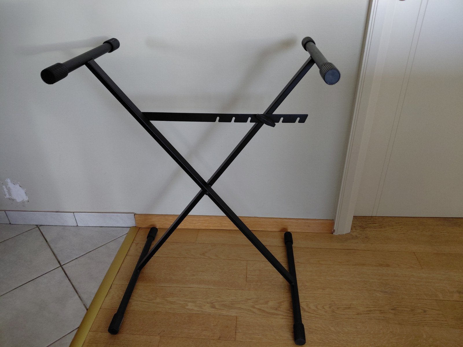 Standaard voor keyboard merk Boston, Muziek en Instrumenten, Ophalen, Zo goed als nieuw, Muziekstandaard, Keyboard of Synthesizer