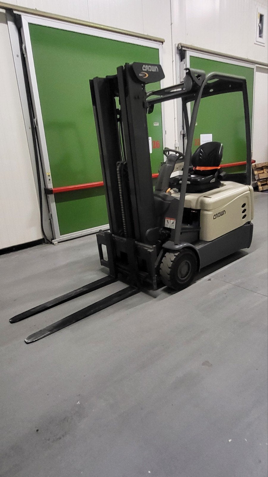 Chariot élévateur Crown SCT 6020 1,6 T en 2017, Enlèvement, Chariot élévateur