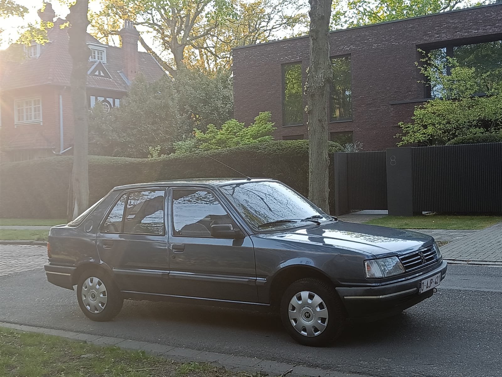 PEUGEOT 309 - ESSENCE - VOITURE ANCIENNE - VOITURE BELGE!!, Autos, 4 portes, Boîte manuelle, Particulier, Tissu