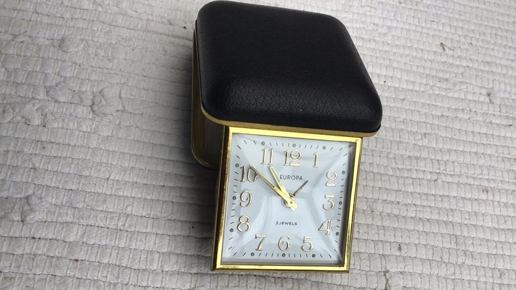 Reiswekker / met alarmbel /mechanisch op te winden, Handtassen en Accessoires, Horloges | Antiek, Ophalen of Verzenden, Overige merken