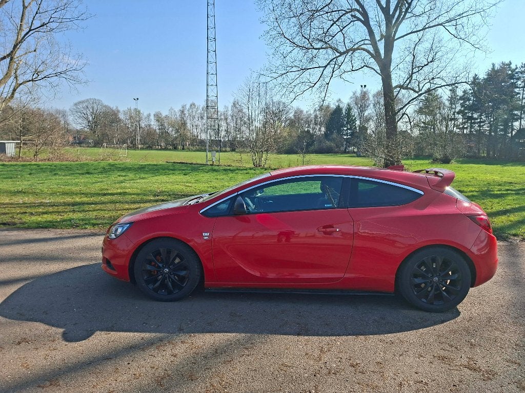 opel astra gtc opc line, Autos, Rouge, Système audio, Boîte manuelle, Noir