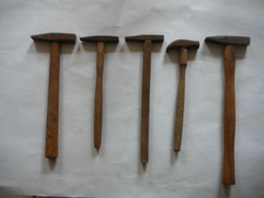 Anciens petits marteaux, Enlèvement