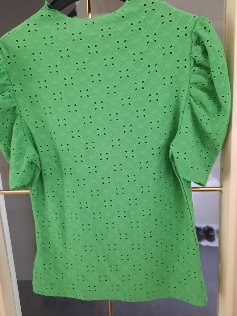 Leuk t-shirtje met pofmouw, Kleding | Dames, T-shirts, Maat 38/40 (M), Overige kleuren, Ophalen of Verzenden, Zo goed als nieuw