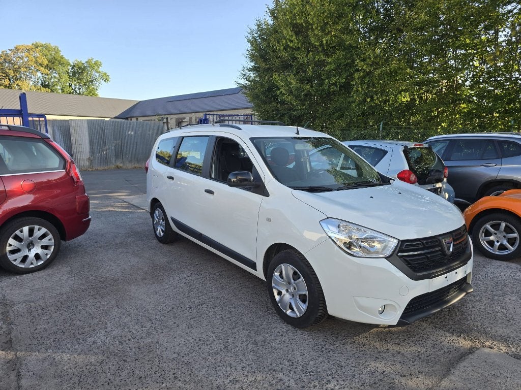 Dacia lodgy 1300cc essence 2020 147000km 1prop 7places GARAN, Autos, Achat, Euro 6, Entreprise, Boîte manuelle