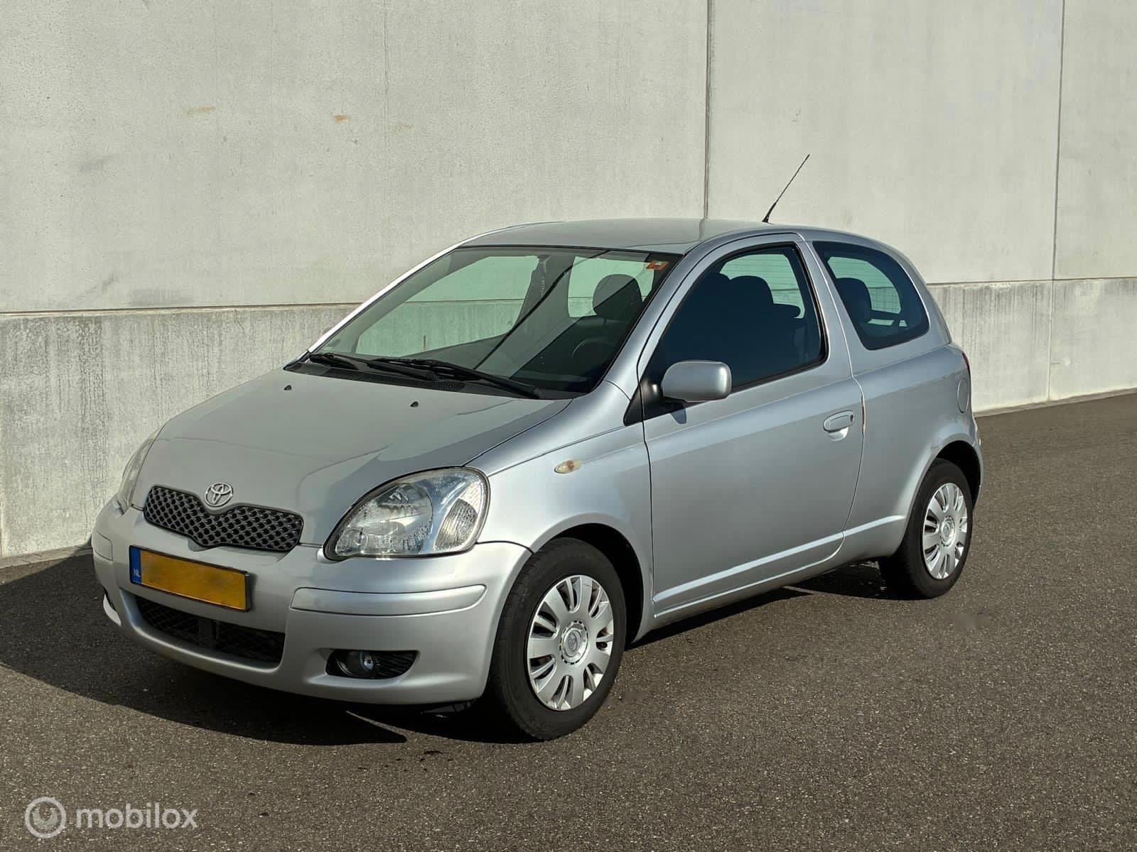 Toyota Yaris 1.3 VVT-i AIRCO 3-DEURS VOLLEDIG ONDERHOUD, Autos, Argent ou Gris, Achat, 87 ch, 5 places