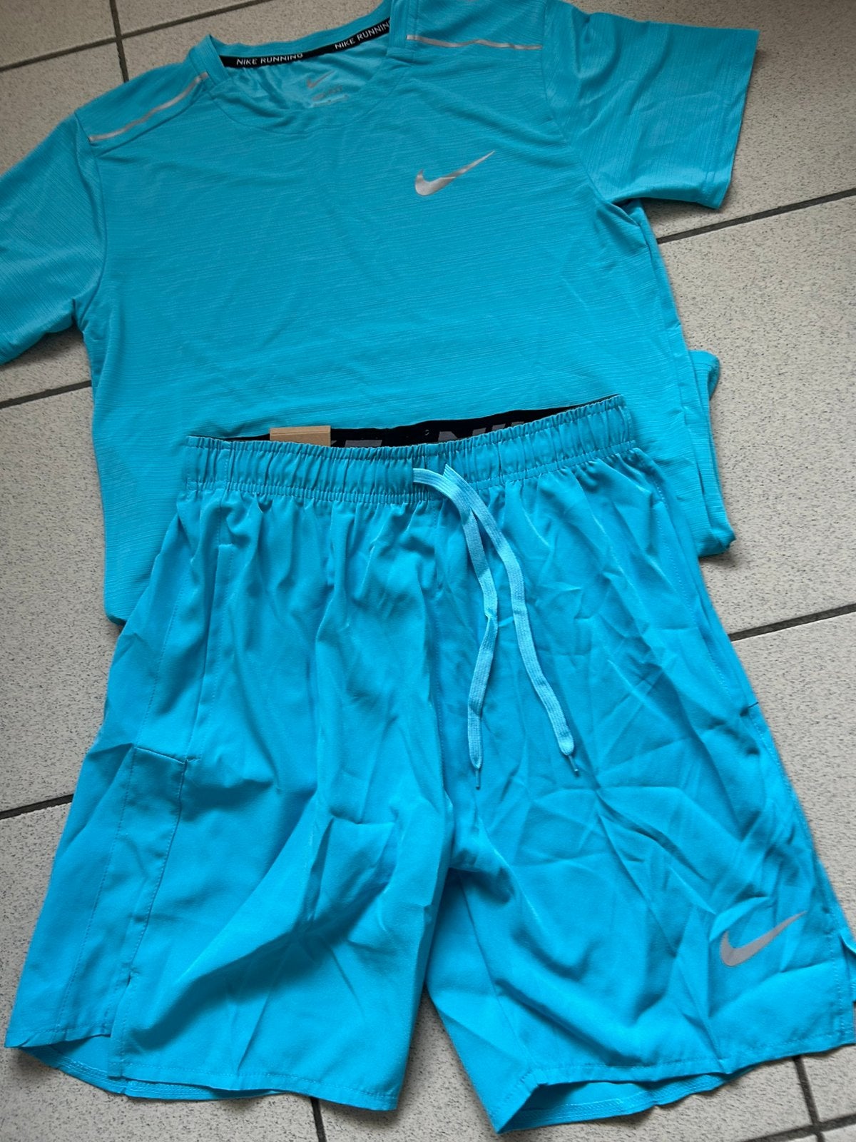 Set Nike bleu taille M, Vêtements | Hommes, Général, Comme neuf, Bleu, Taille 48/50 (M)
