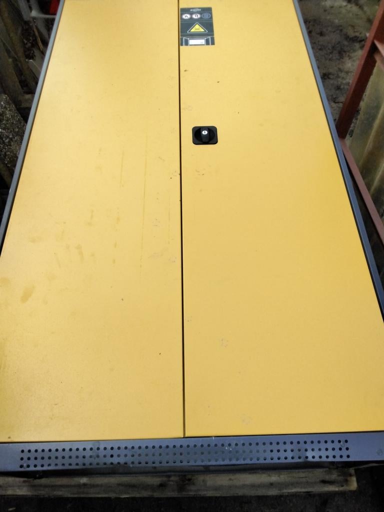 Armoire produit chimique avec compartiment anti feu, Doe-het-zelf en Bouw, Bouwketen en Schaftketen