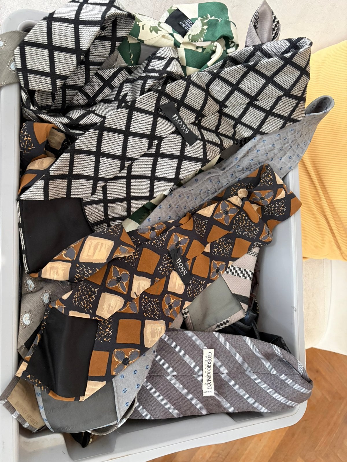 Lot de 40 cravates soie Amani , boss …., Vêtements | Hommes, Cravates, Enlèvement, Comme neuf