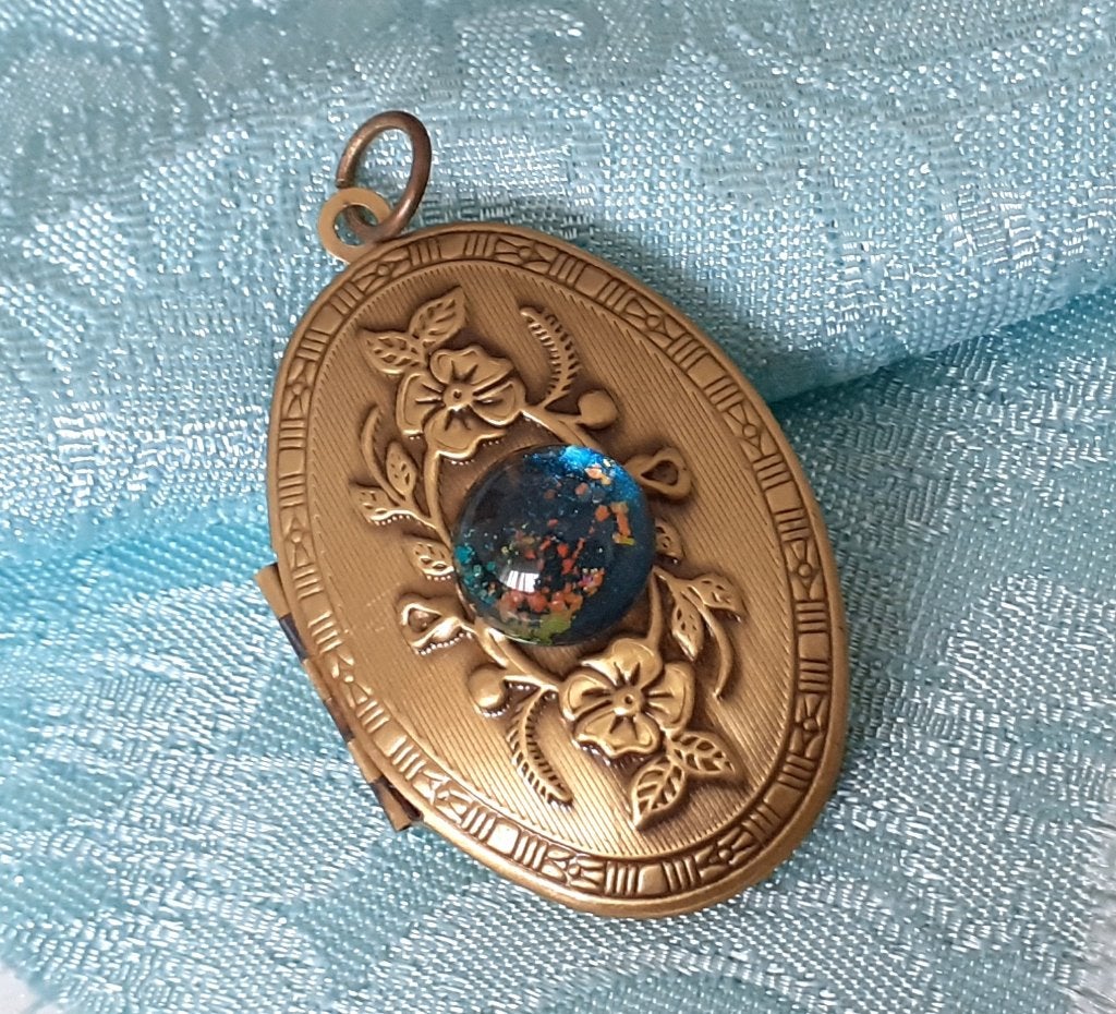 kettinghanger vintage locket met speciale groene steen, Overige materialen, Overige voorstellingen, Nieuw, Ophalen of Verzenden