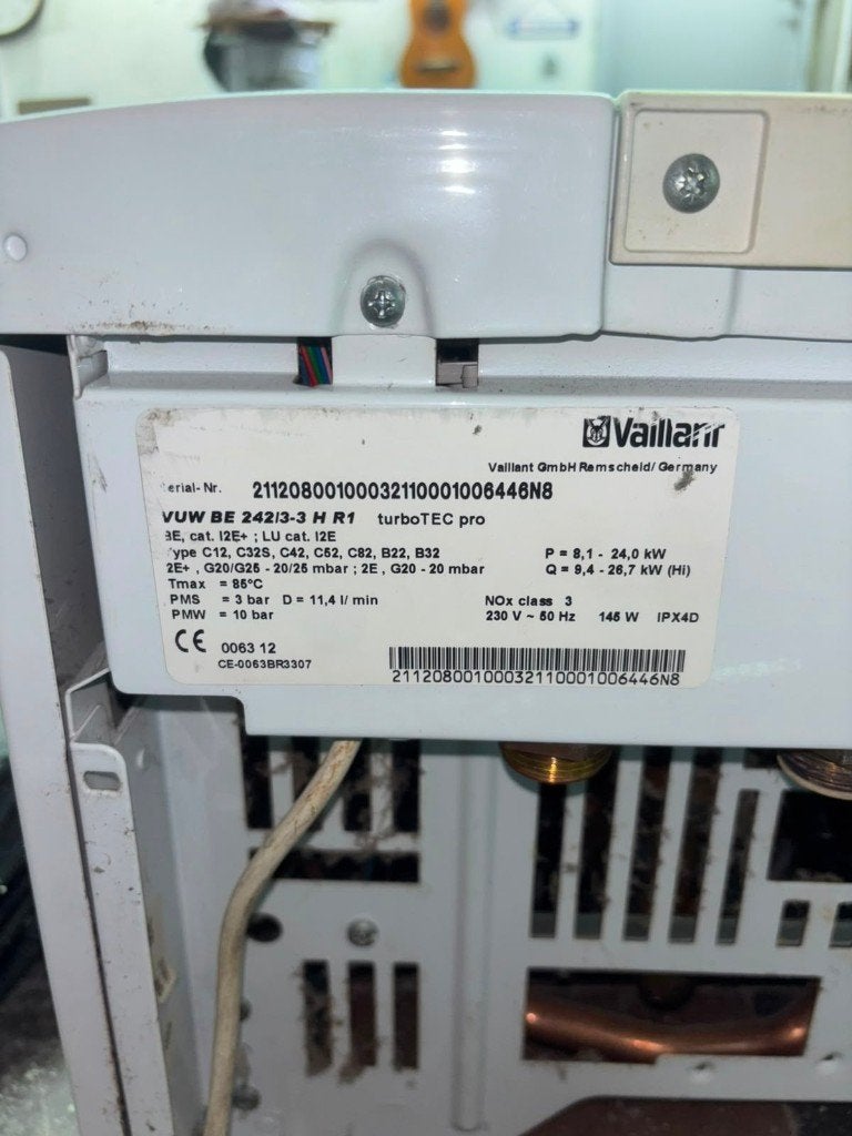 Chaudière murale gaz Vaillant turboTEC pro (VUW BE 242/3-3 H, Bricolage & Construction, Enlèvement