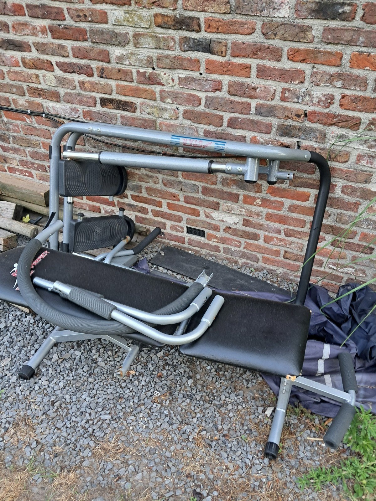 step + buikspierbank,redelijke staat, Ophalen, Benen