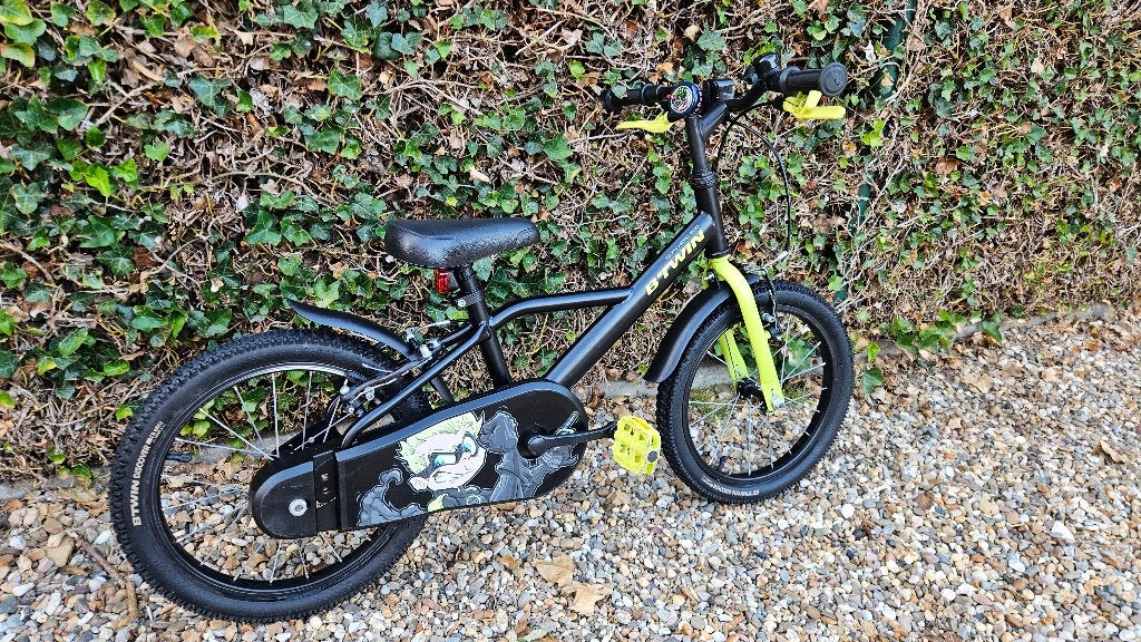 Kinderfiets - BTWIN Dark Hero 500 - 16inch 4-6 jaar, Ophalen, Velgrem, B-Twin, Zo goed als nieuw