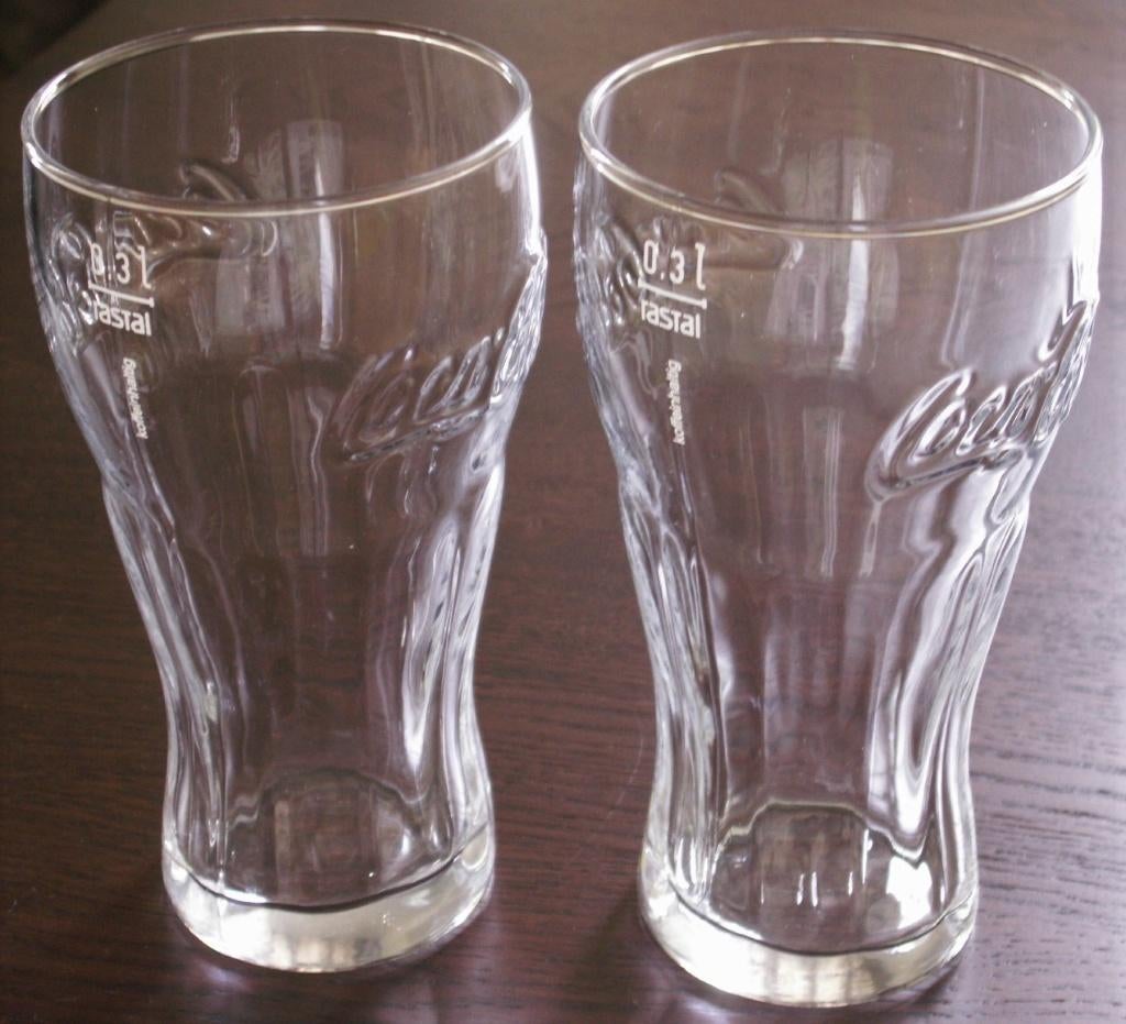 2 verres en relief en forme de Coca-Cola Contour en allemand, Enlèvement ou Envoi, Neuf