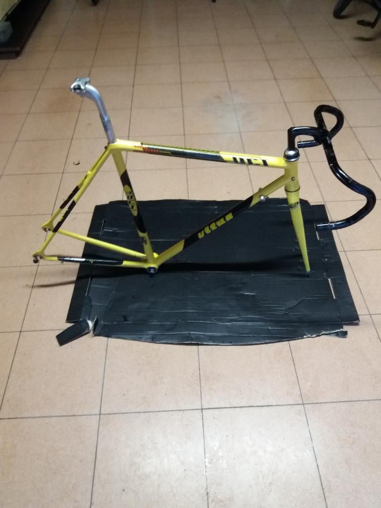 retro carbon koersframe vitus, Utilisé, Carbone, Racefiets, Enlèvement