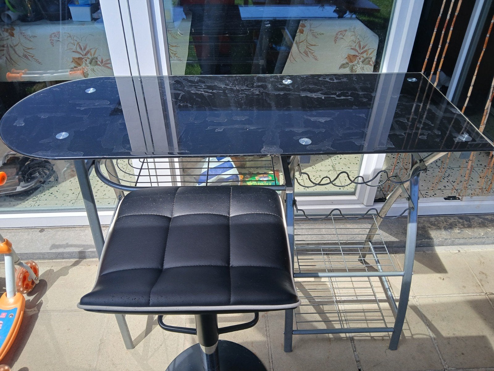 A vendre magnifique table et tabouret état neuf, Enlèvement ou Envoi