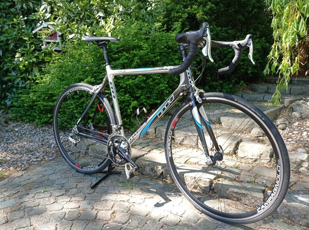Vélo de course carbone, Enlèvement, Carbone