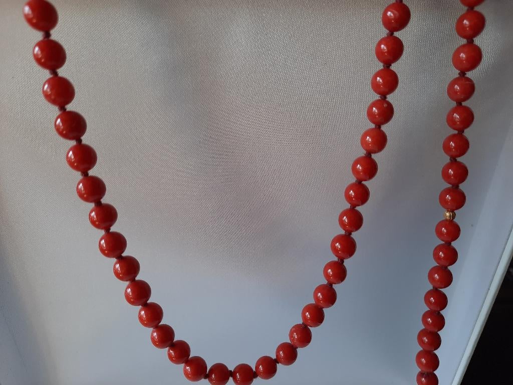 collier et bracelet corail de qualité jamais portés   écrin, Bijoux, Sacs & Beauté, Colliers, Enlèvement ou Envoi, Neuf, Violet