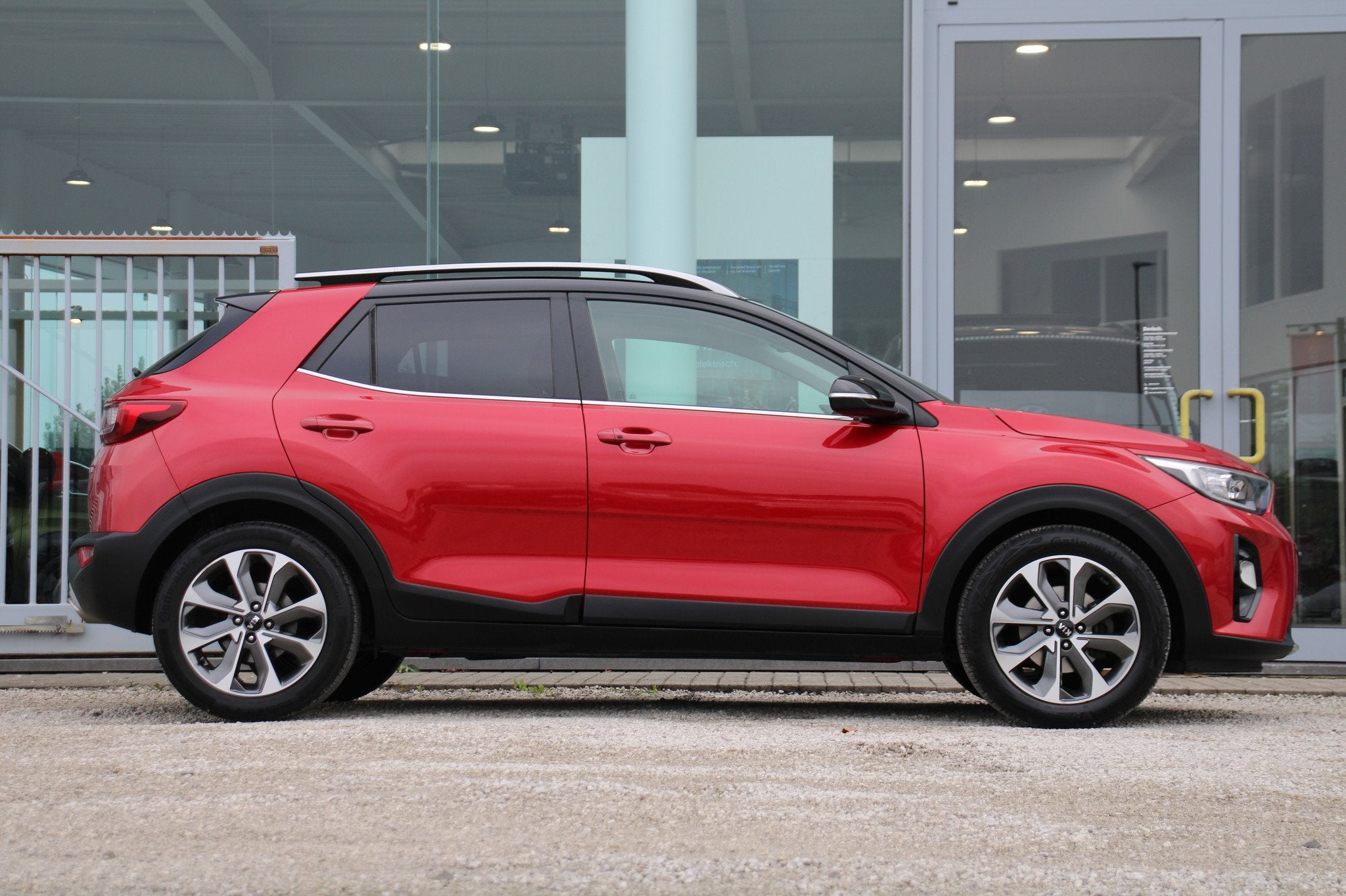 Kia Stonic 1.0T Autom 120PK *CAM*APPLE/ANDROID*AFN.TREKHAAK*, Autos, Rouge, 998 cm³, Euro 6, Entreprise