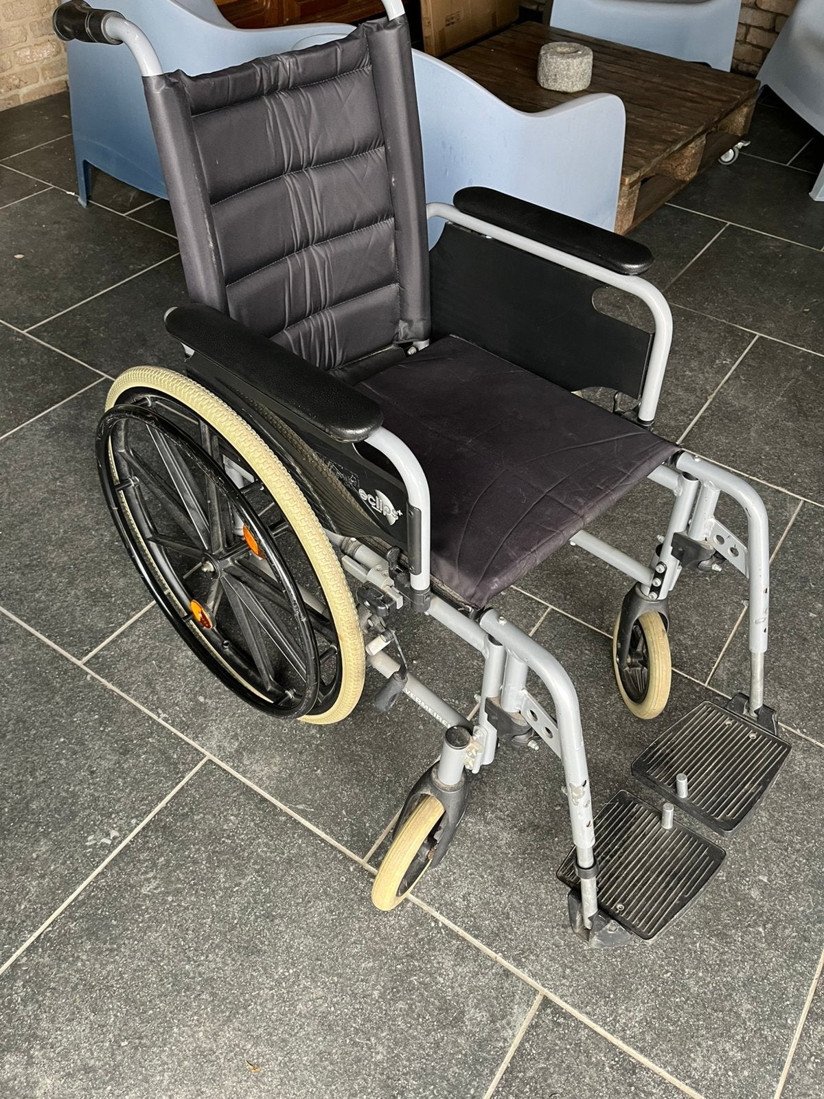 Fauteuil roulant en très bon état, Enlèvement, Comme neuf