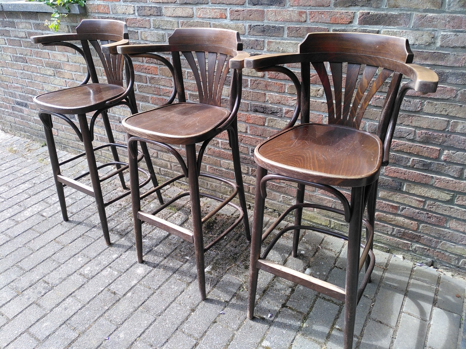 Houten barkrukken. Authentiek. Zeer goede conditie.