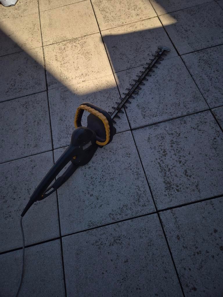 Taille haie électrique de la marque metabo, Enlèvement