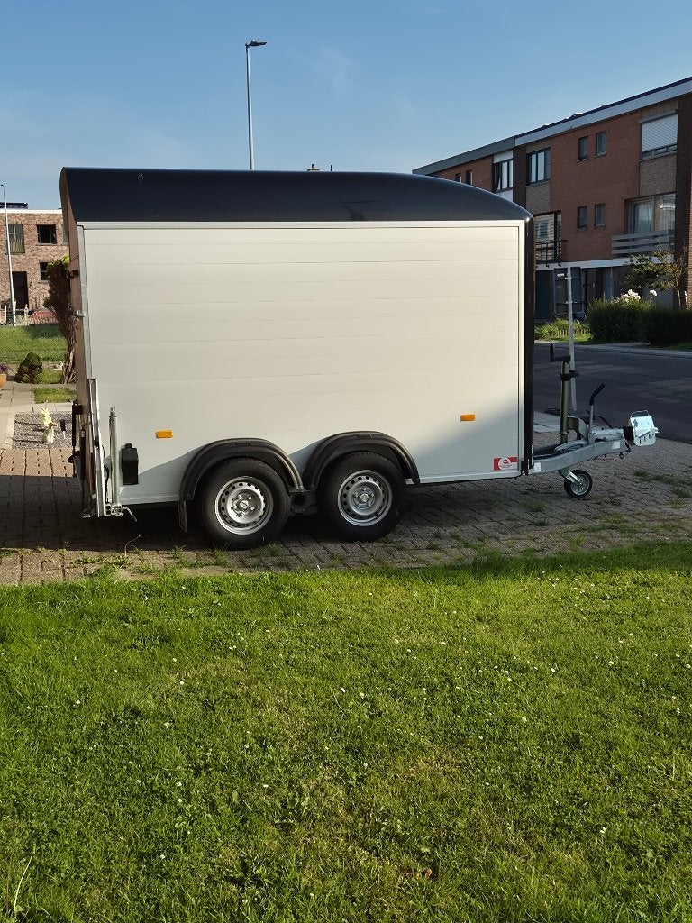 Gesloten aanhanger easyliner alu, Ophalen, Zo goed als nieuw